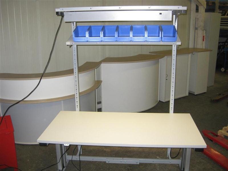 Elektrisch h u00f6henverstellbare Werkbank mit Aufbau Montagetisch Packtisch Qualit u00e4t eBay Elektrisch h u00f6henverstellbare Werkbank mit Aufbau Montagetisch Packtisch Qualit u00e4t eBay