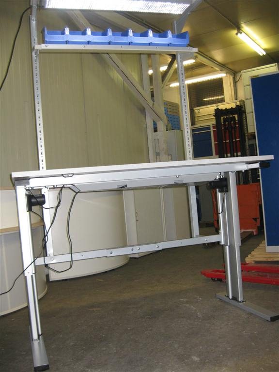Elektrisch h u00f6henverstellbare Werkbank mit Aufbau Montagetisch Packtisch Qualit u00e4t eBay Elektrisch h u00f6henverstellbare Werkbank mit Aufbau Montagetisch Packtisch Qualit u00e4t eBay