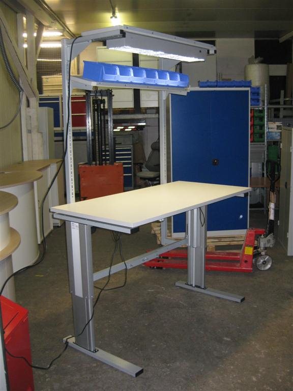 Elektrisch h u00f6henverstellbare Werkbank mit Aufbau Montagetisch Packtisch Qualit u00e4t eBay Elektrisch h u00f6henverstellbare Werkbank mit Aufbau Montagetisch Packtisch Qualit u00e4t eBay